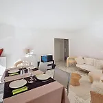 Henri Camille Re -wios- 2 Bedrooms - Huge Terrace Sea View *