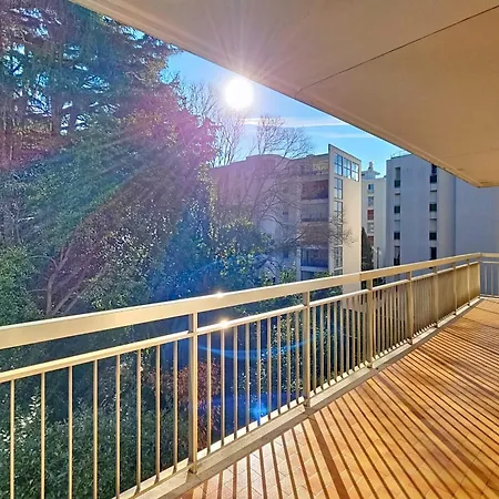 Henri Camille Re -wios- 2 Bedrooms - Huge Terrace Sea View Дом отдыха