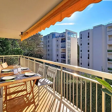 Agence Henri Camille-wios- 2 Grande Terrasse Vue Hébergement de vacances Cannes